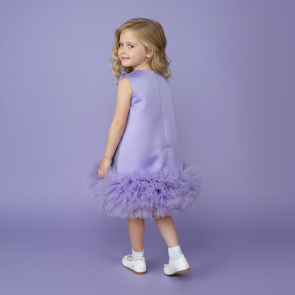 Lila meisjesfeestjurk met glinsterende pailletten, satijnen strik en zachte tule lagen